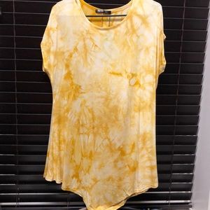 NWT yellow and white tie dye short sleeve top